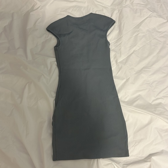 Pretty Little Thing Blue Cap Sleeve Minidress - Picture 3 of 3